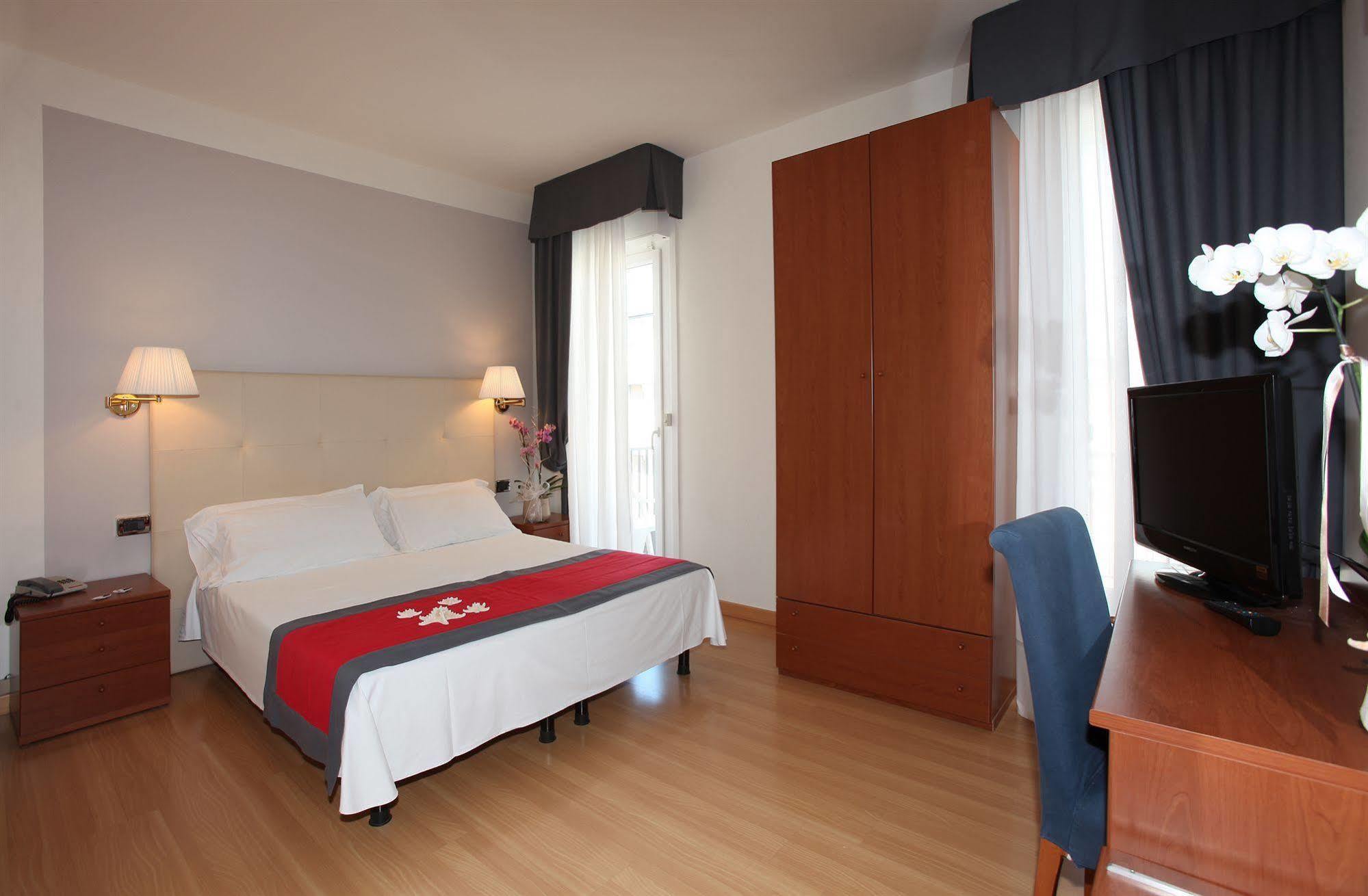 Santiago Hotel 3*